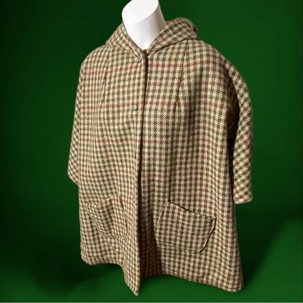 VTG Hooded Golden Quilt Lined Wool Check Cape Ornate Button One Size Heavyweight - Picture 16 of 16